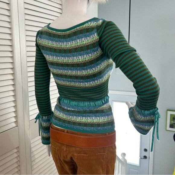 Vintage Bell Sleeve Sweater - Picture 4 of 9